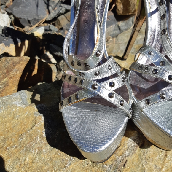 FARENHEIT Platform Strappy Sandals - Picture 3 of 10